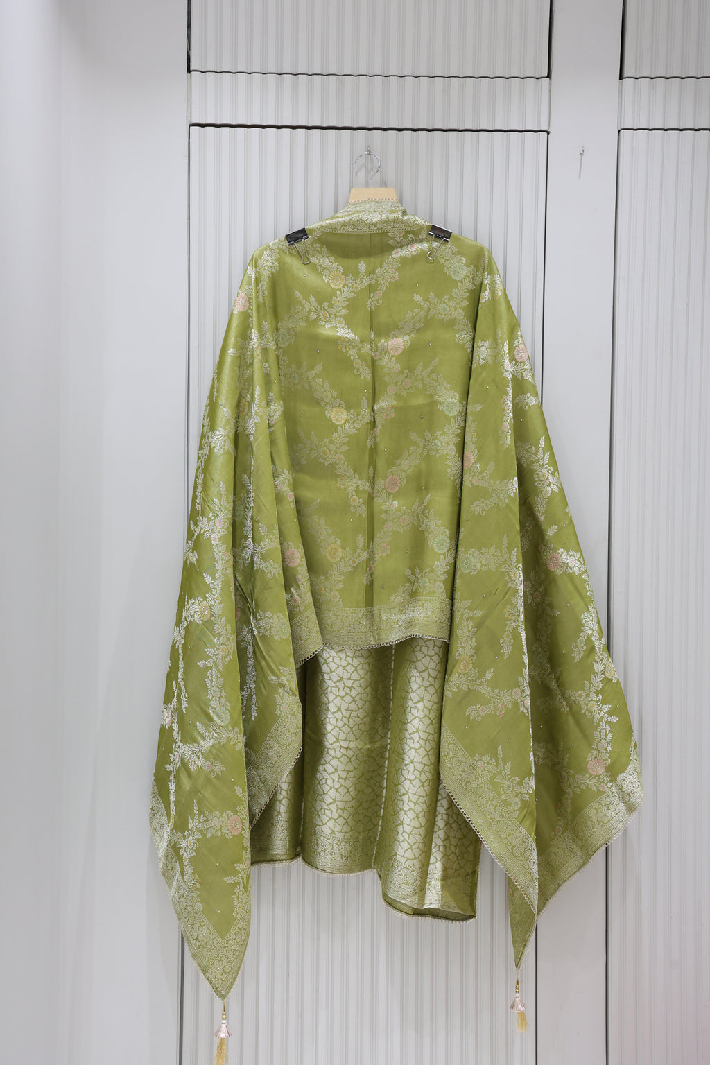 Premium Pure GIRAF SILK Unstitched Suit & Dupatta