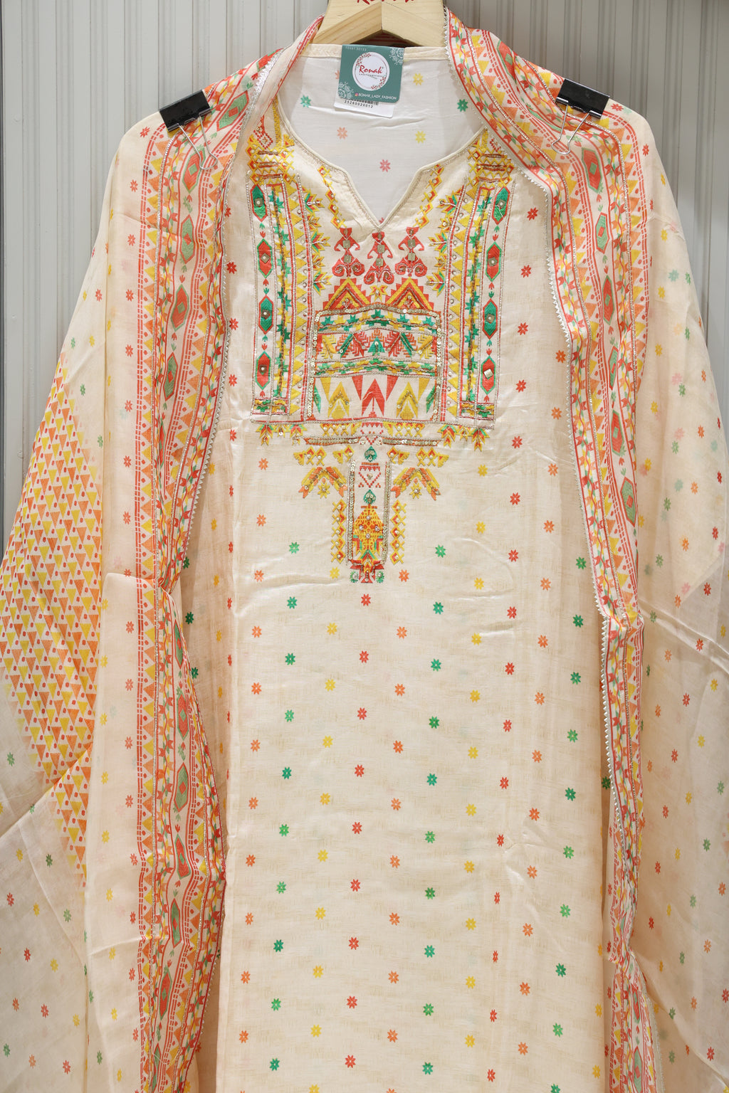 Premium Pure Muslin Unstitched Suit with Pure Organza Dupatta