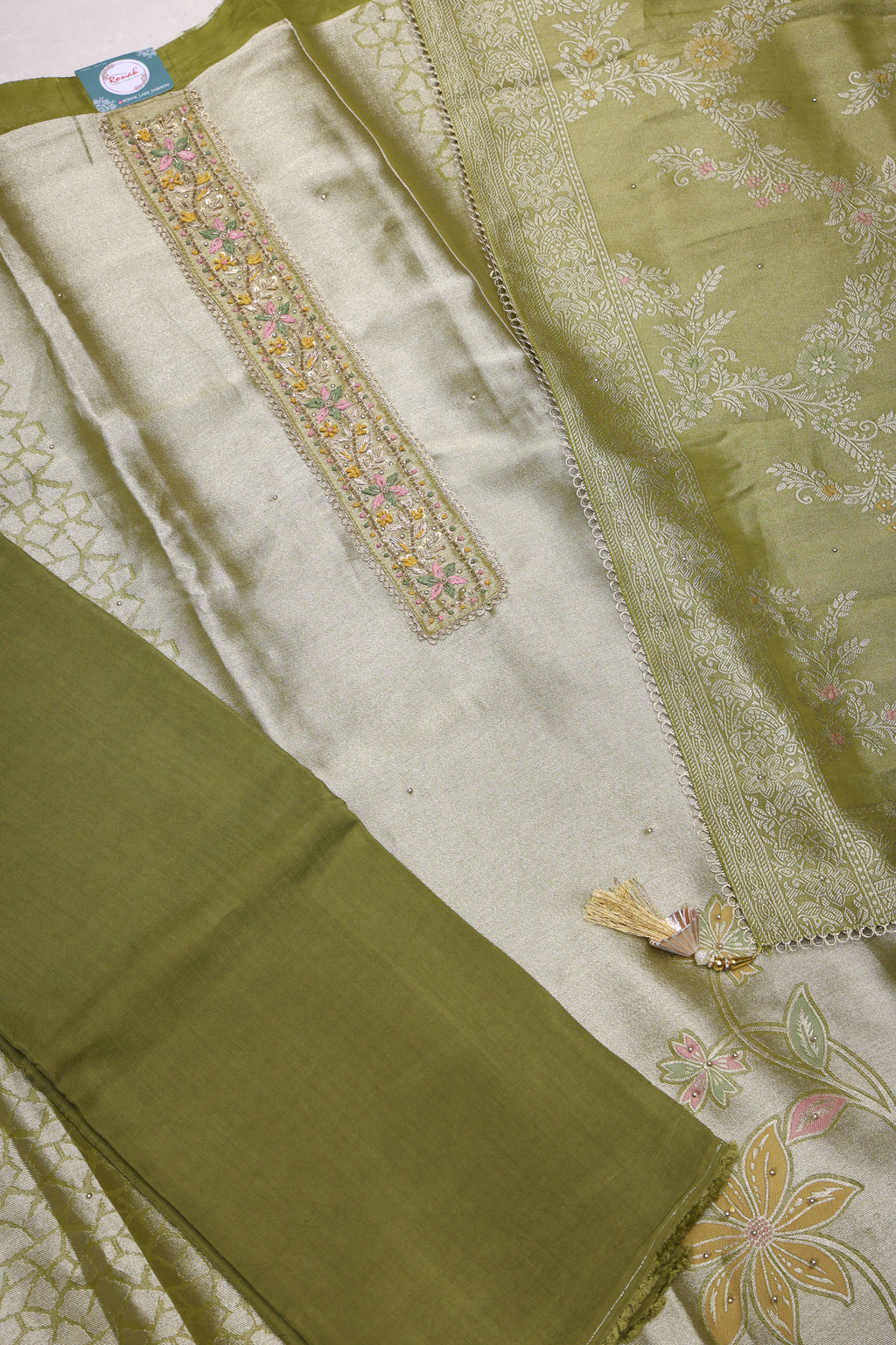 Premium Pure GIRAF SILK Unstitched Suit & Dupatta