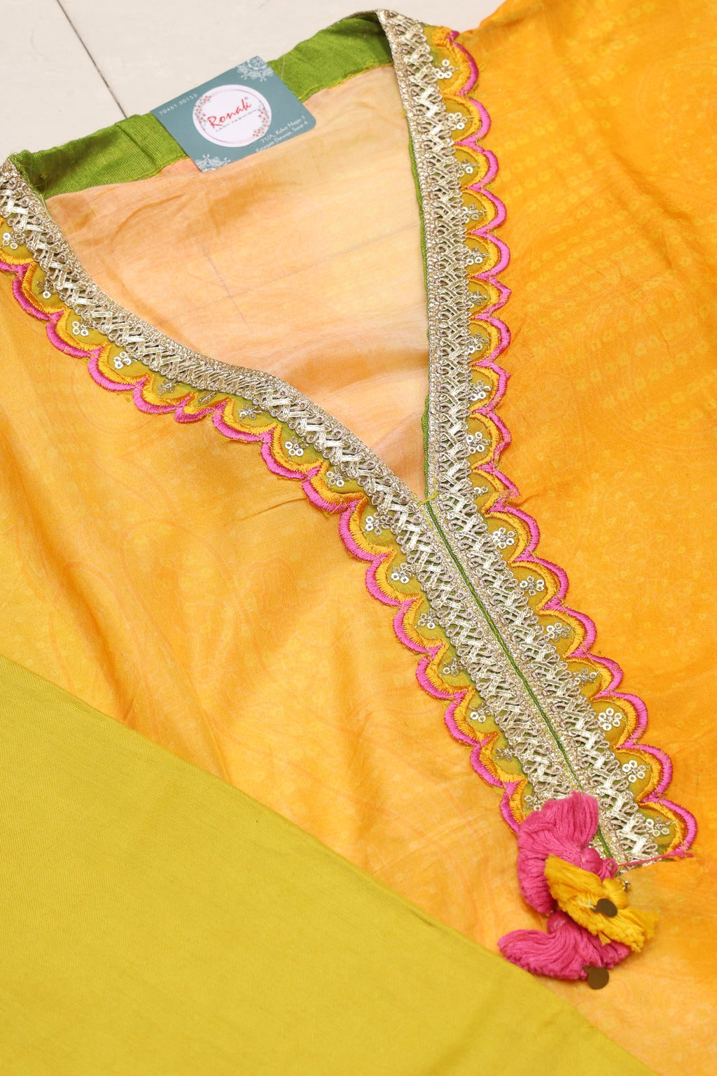 Premium Pure maslin Silk Unstitched Suit with Pure Organza Dupatta