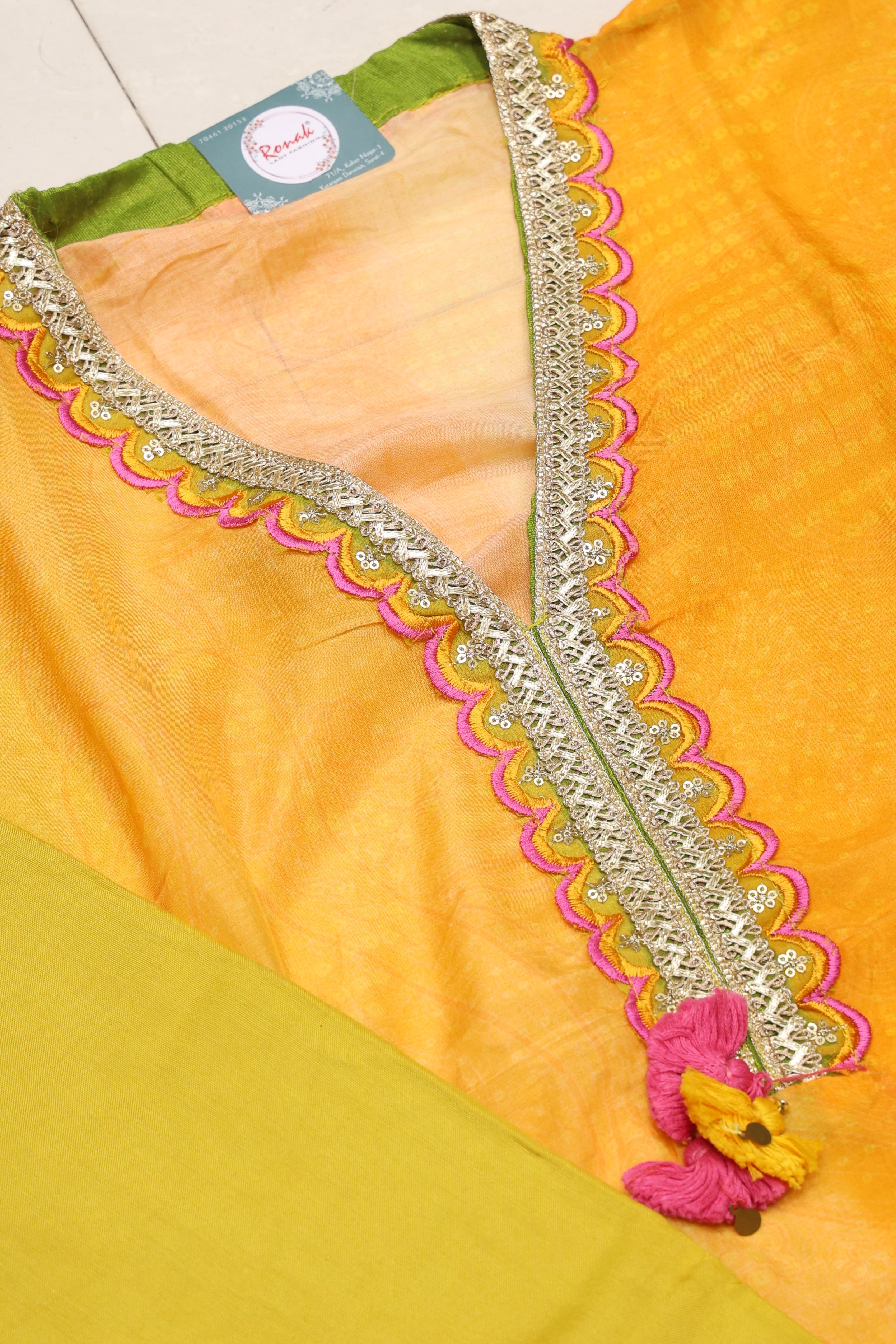 Premium Pure maslin Silk Unstitched Suit with Pure Organza Dupatta