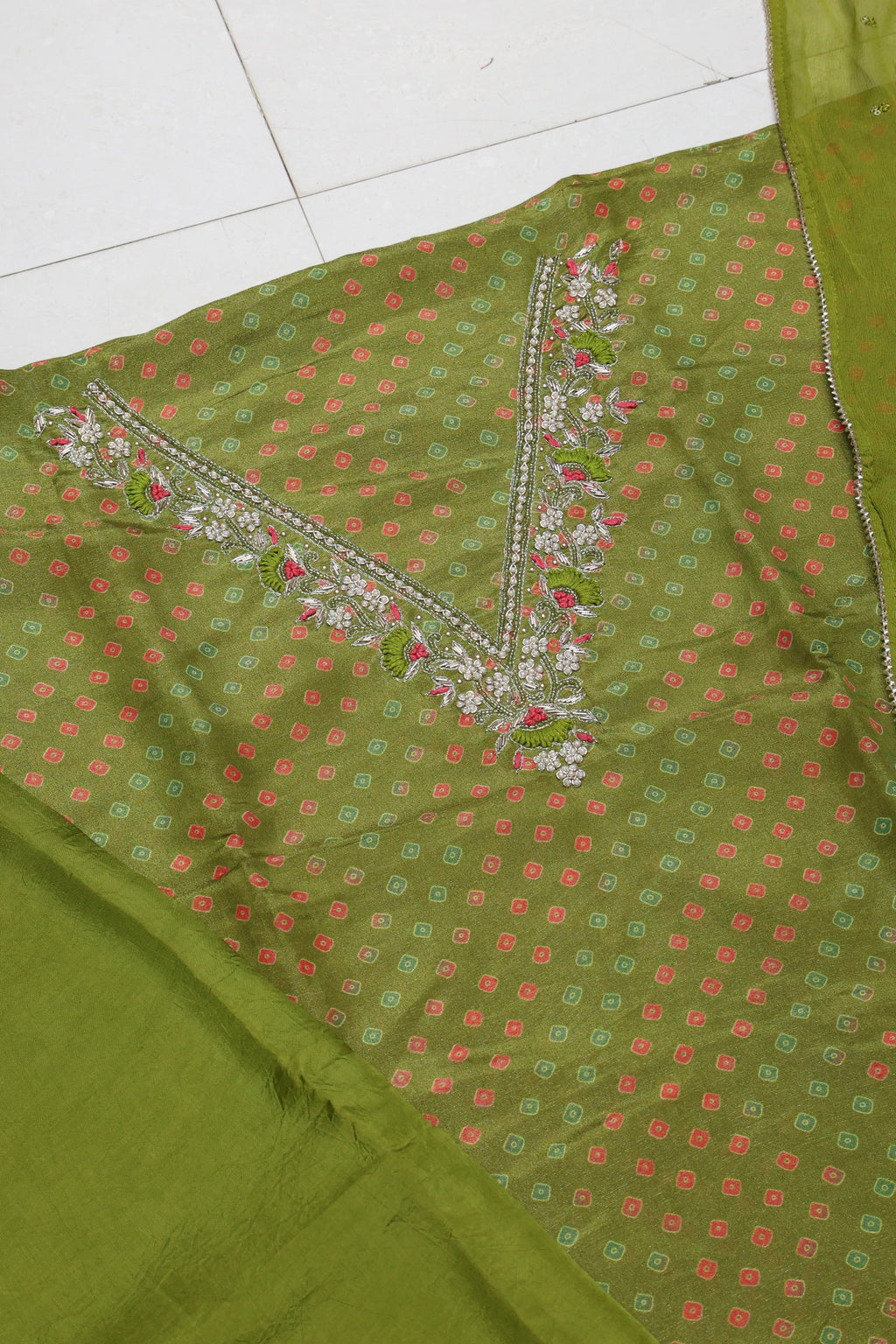 Premium simmer Suit with neck line handwork & pure chiffon Dupatta